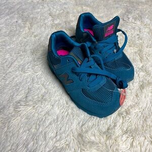 Toddlers new balance 574 size 9.5 W NEW